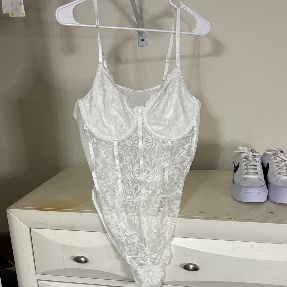 SHEIN White Lace Chemise